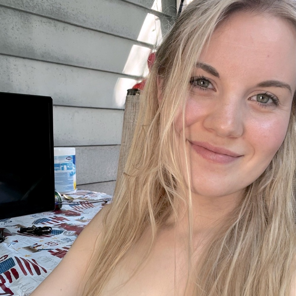 Meet your Posher, Caitlin